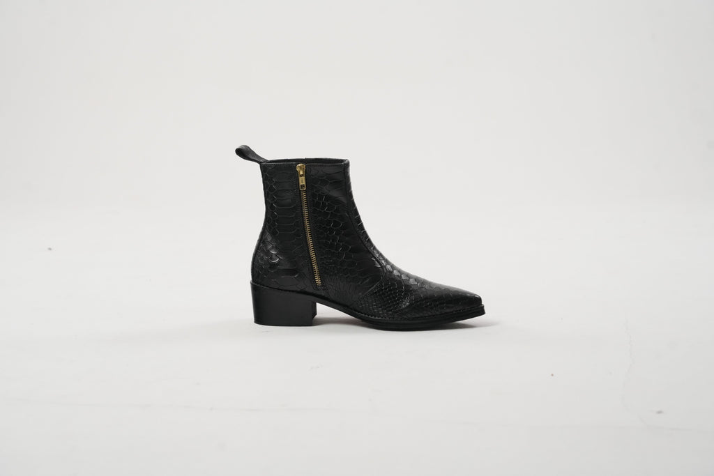 Onyx Mamba Boots