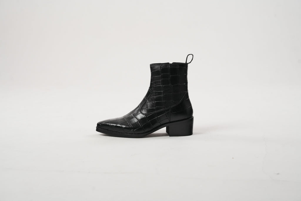 Onyx Cuvier Boots
