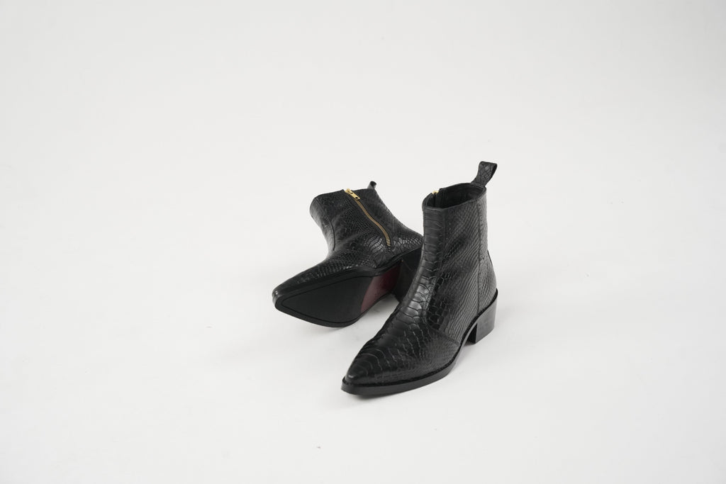 Onyx Mamba Boots