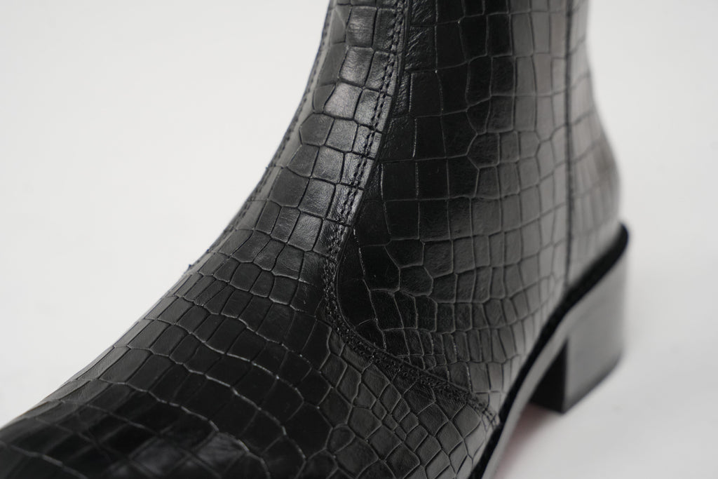 Onyx Caiman Chisel Toe Boots