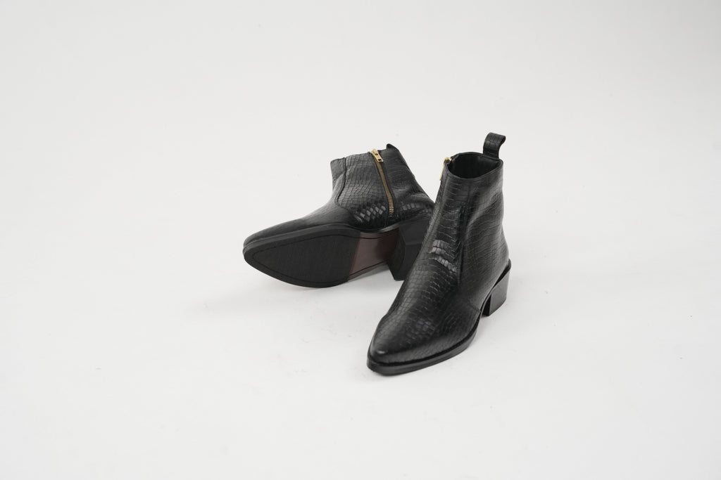 Onyx Caiman Boots