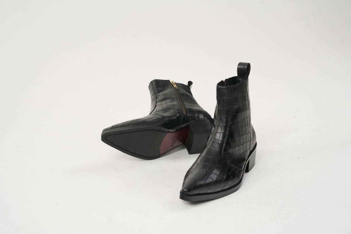 Onyx Gavial Boots