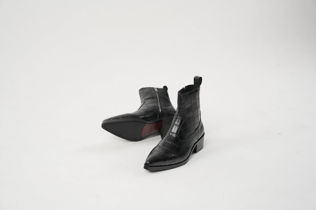 Onyx Cuvier Boots