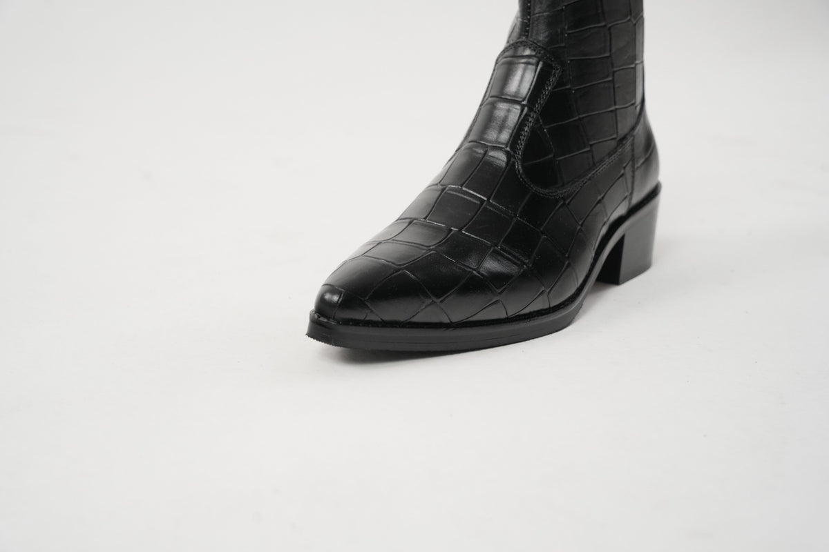 Onyx Cuvier Boots